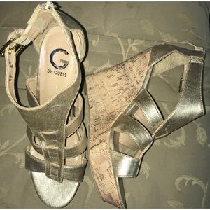🏵NWOT🏵GUESS Sandals🏵